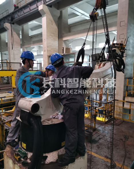 庫卡大型機械臂減速箱更換現場 庫卡大型機械臂減速箱更換現場