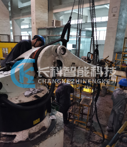 庫卡大型機械臂減速箱更換現場 庫卡大型機械臂減速箱更換現場