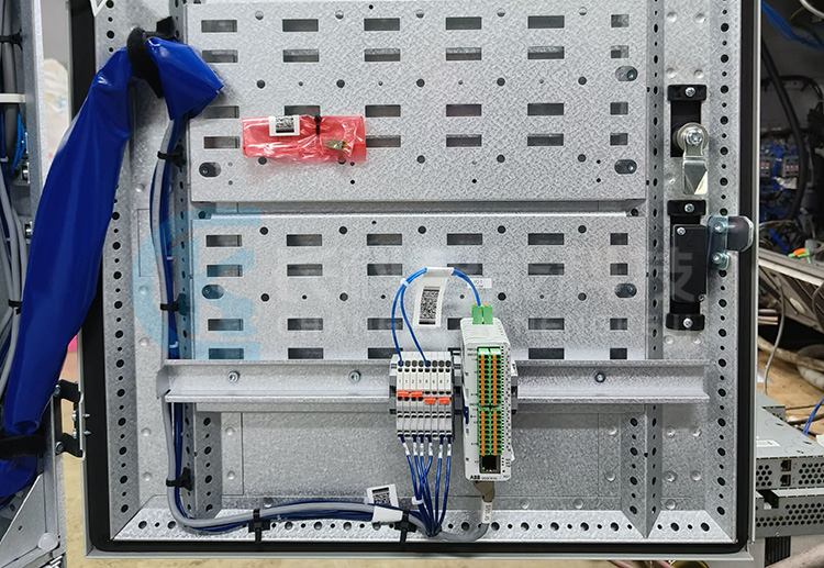 ABB機器人控制柜IRC5 Single 3HAC052355-001維修